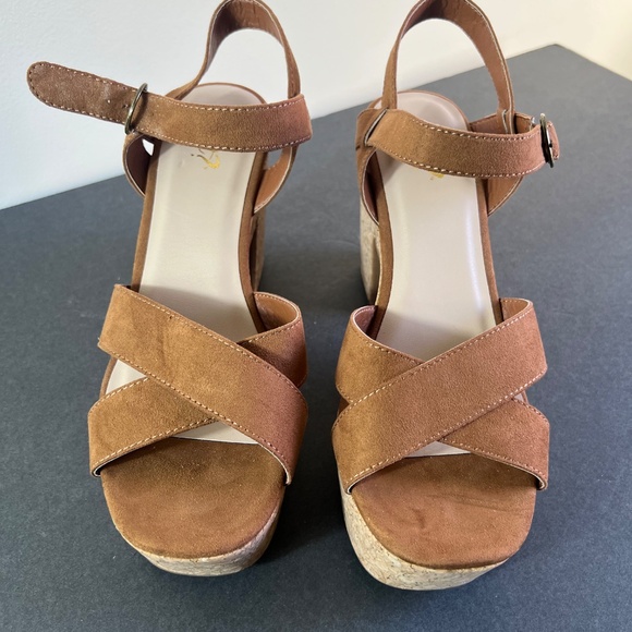 Platform - Picture 7 of 7